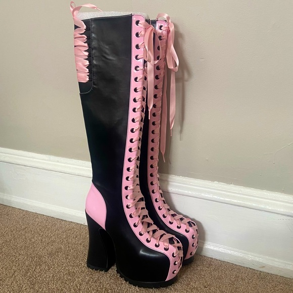 Current Mood Shoes - Made for Walking Pink Black Current Mood Boots